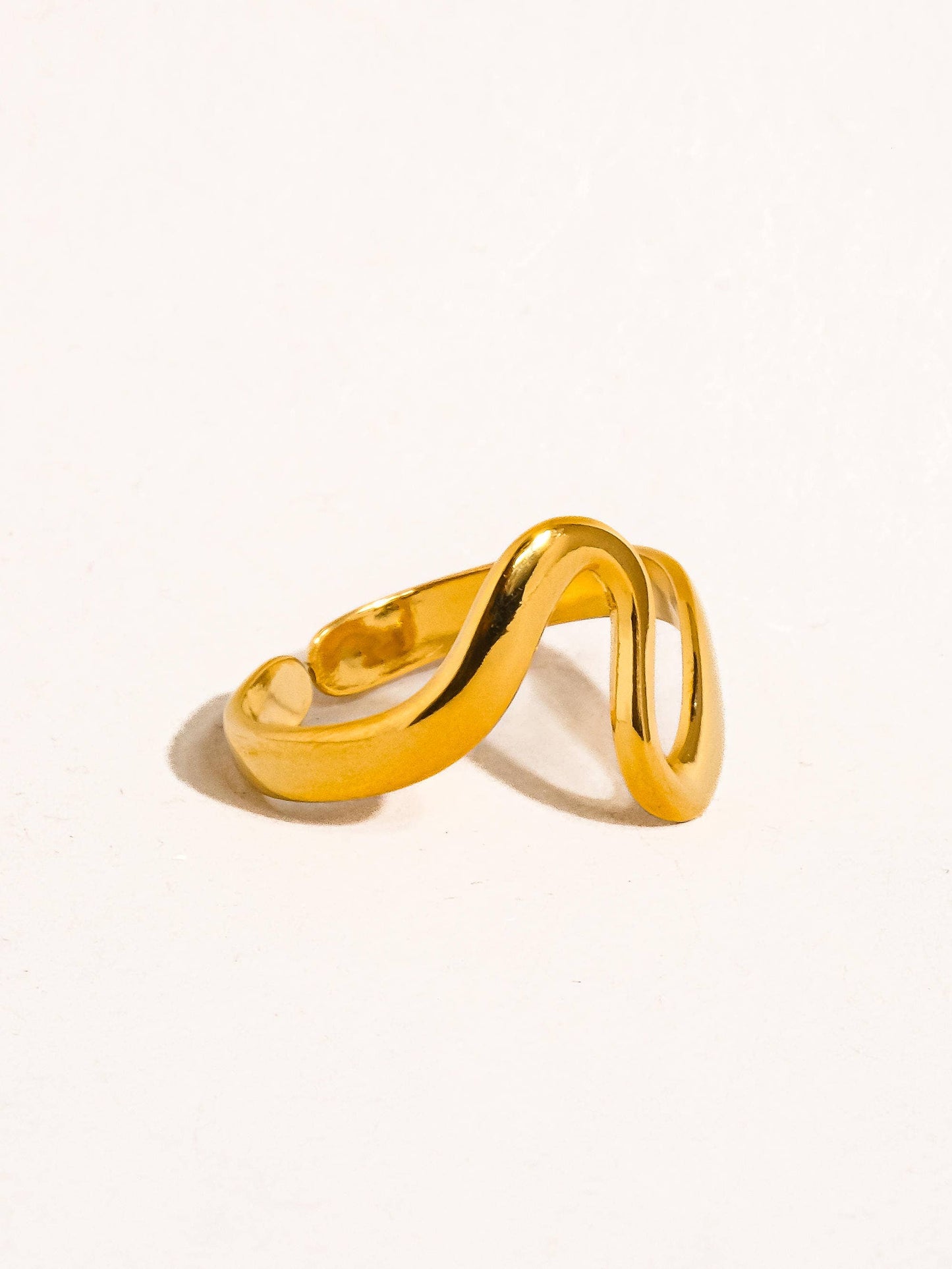 NON TARNISH WAVE ABSTRACT RING