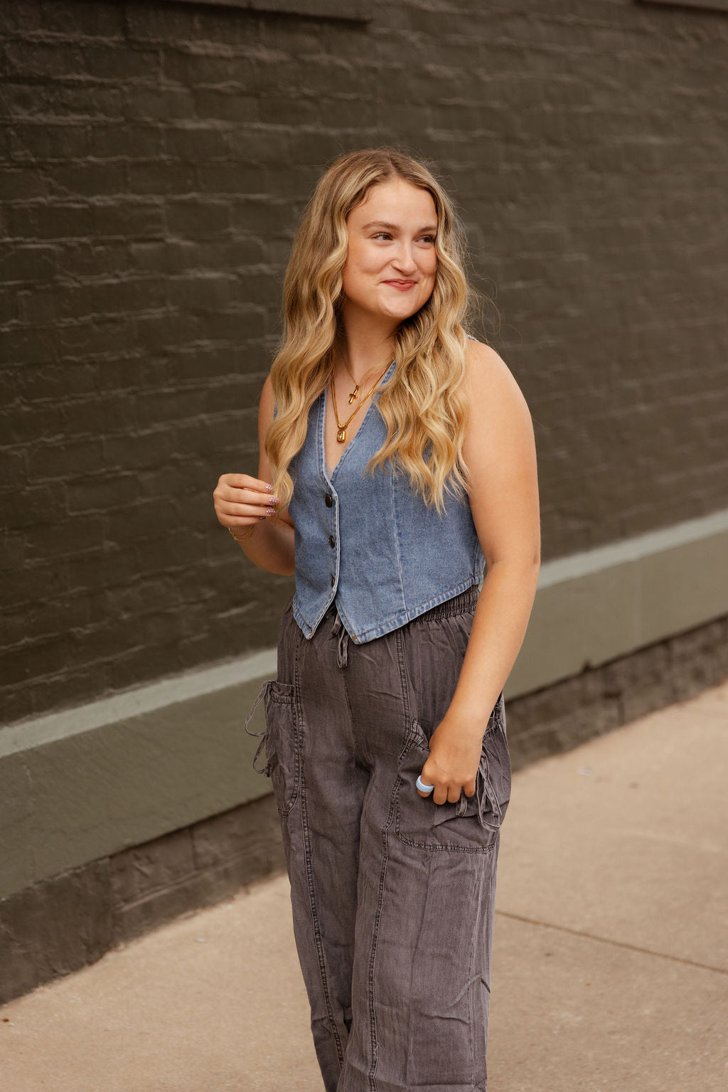 MEDIUM WASH DENIM VEST