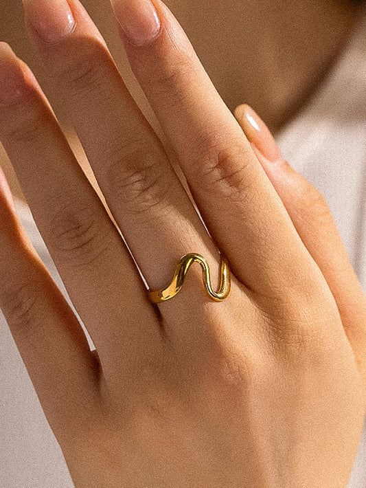NON TARNISH WAVE ABSTRACT RING