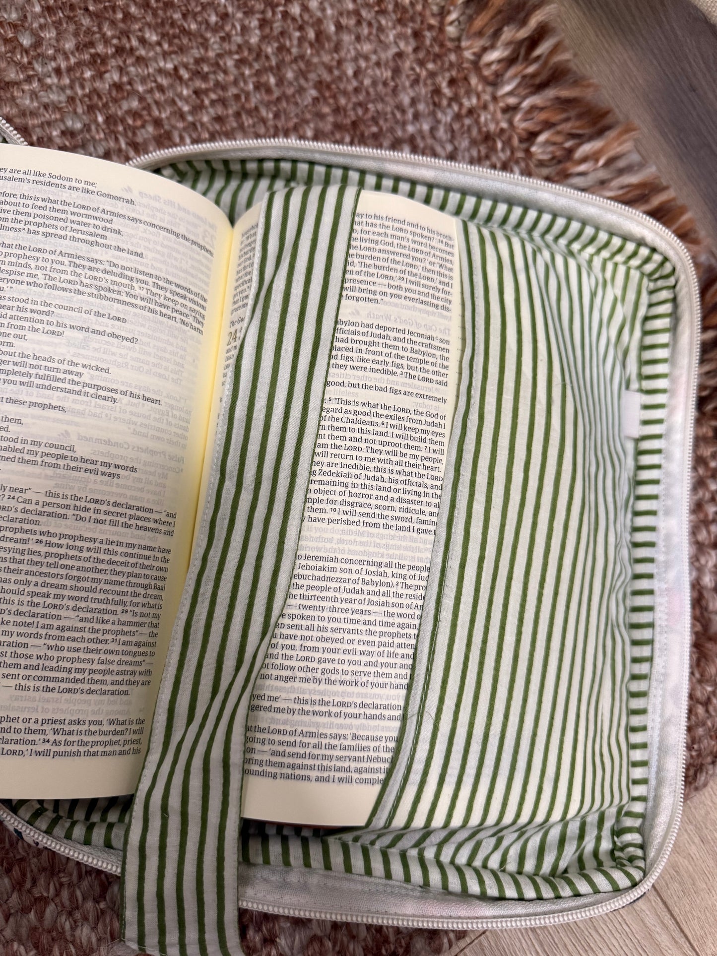 SAGE QUILTED PATCHWORK BIBLE CASE