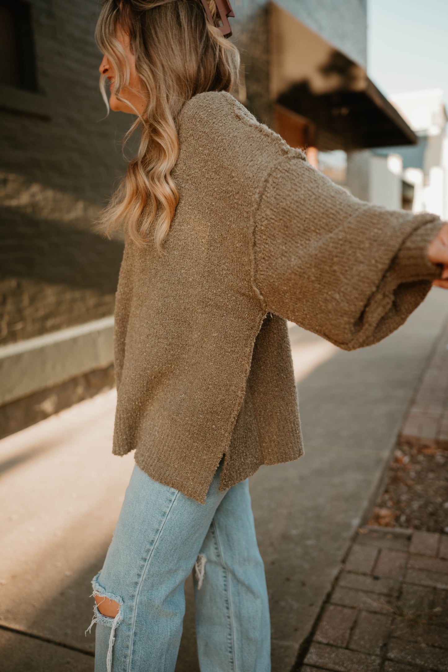 OLIVE KNIT OVER-SIZED SWEATER