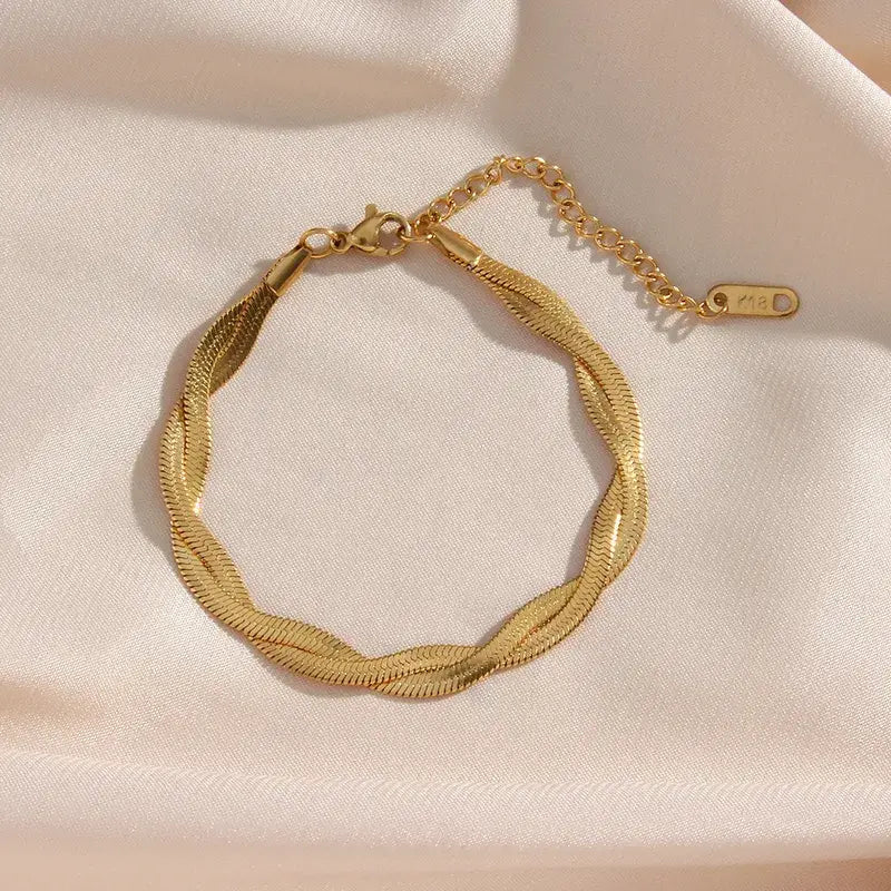 GOLD TWIST BRACELET