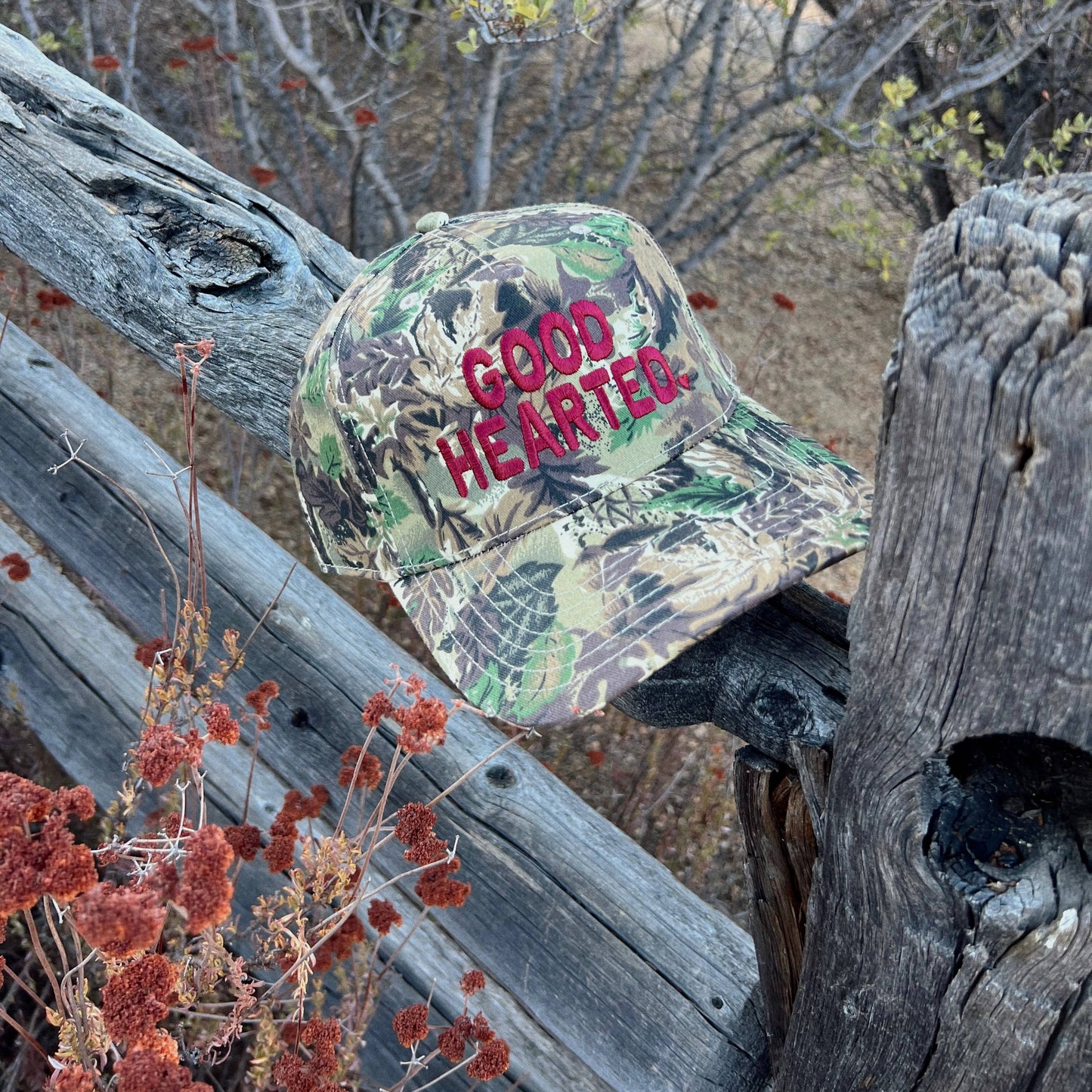 GOOD HEARTED CAMO HAT