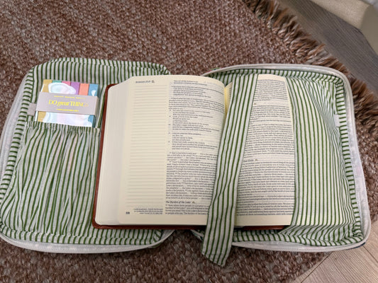 SAGE QUILTED PATCHWORK BIBLE CASE