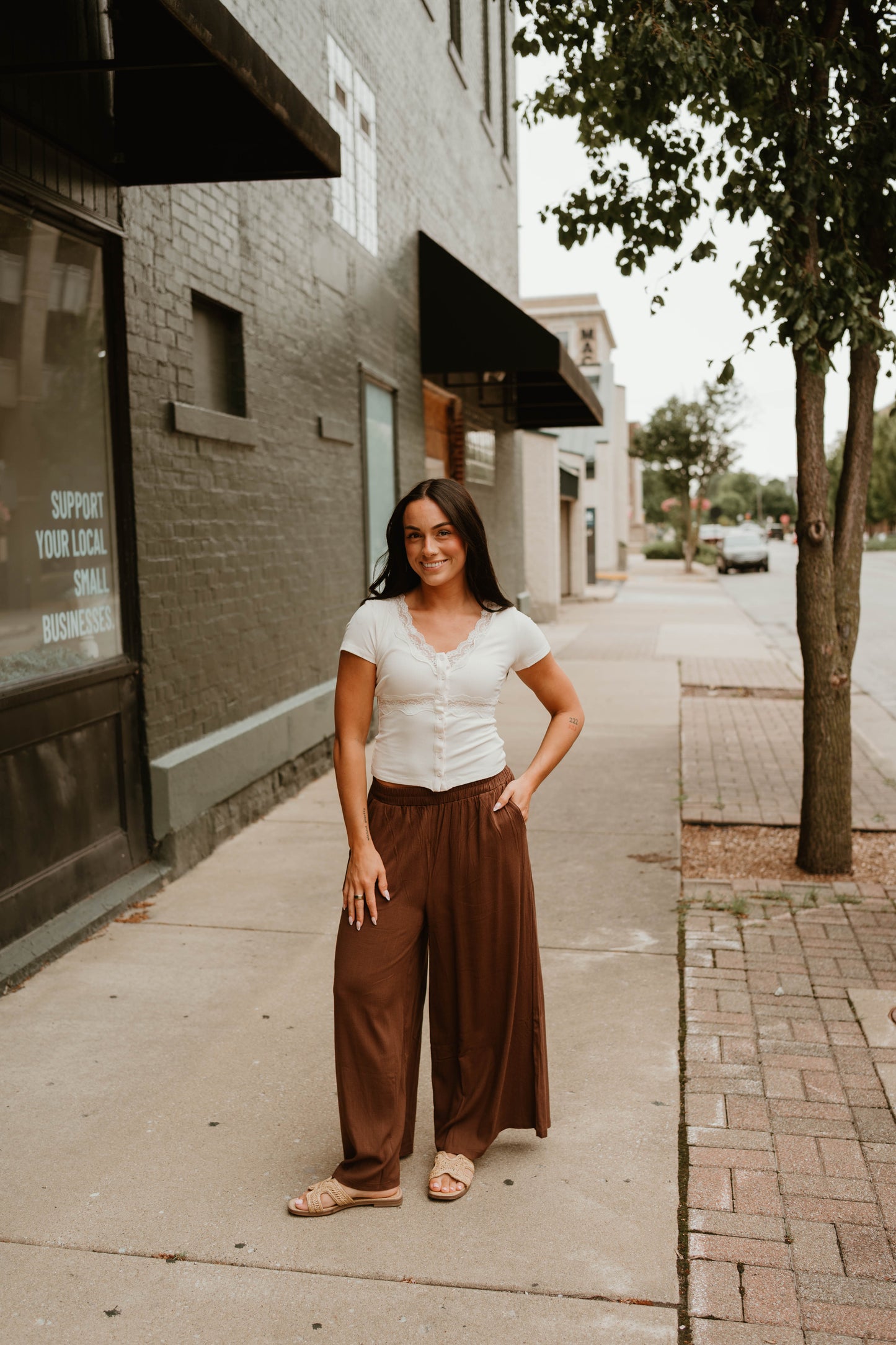 V-NECK LACE TRIM BUTTON DOWN RIB TOP