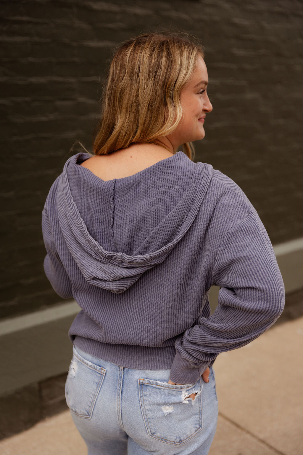 INDIGO CROPPED WAFFLE KNIT HOODIE