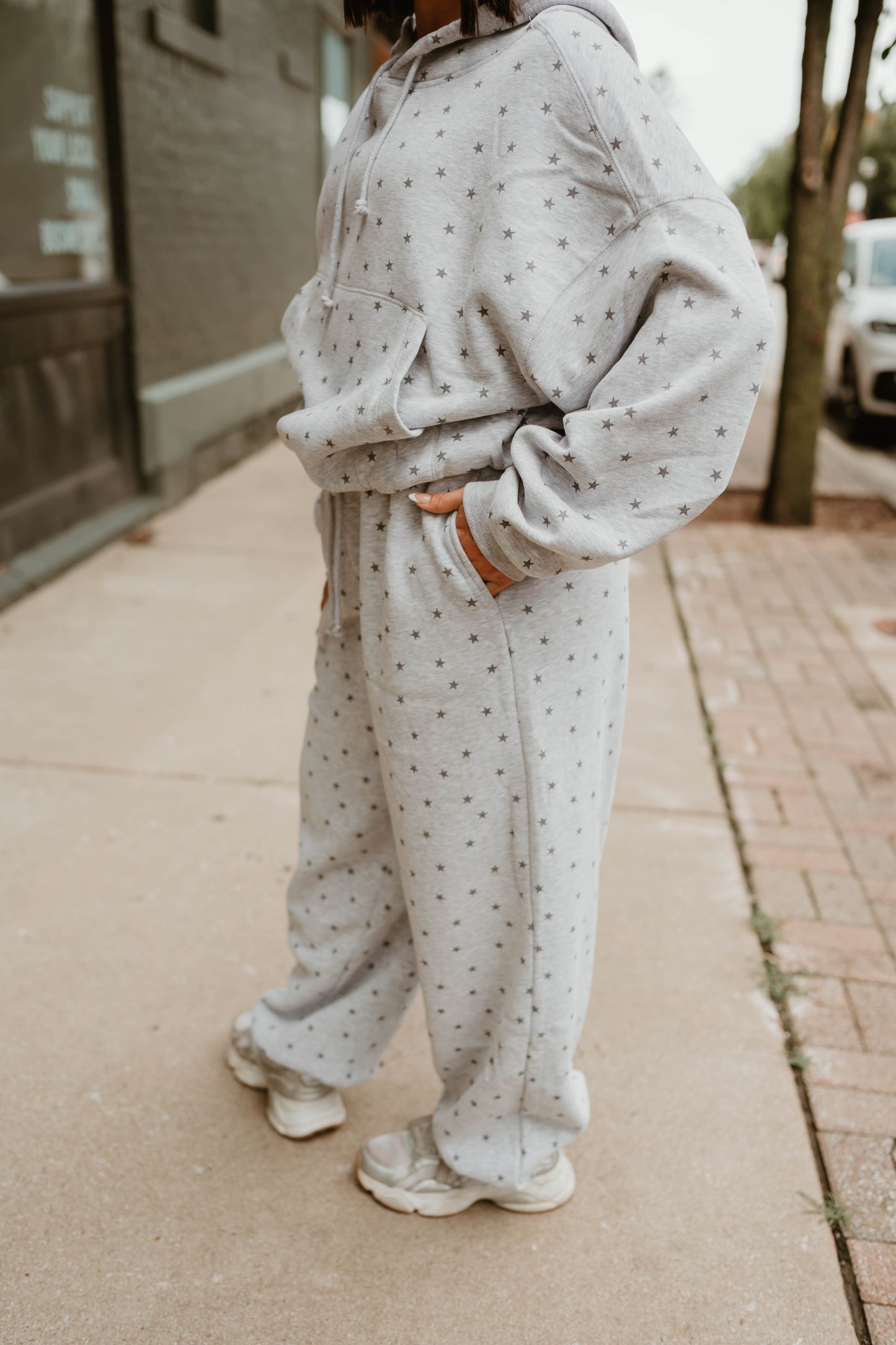 GRAY STAR ELASTIC WAIST JOGGERS
