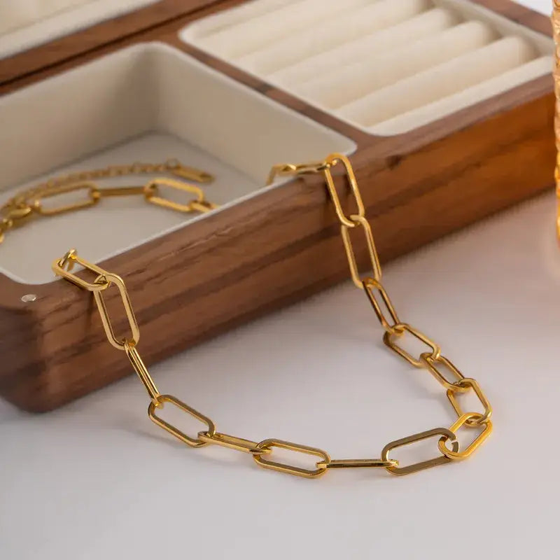 LARGE CHUNKY PAPERCLIP CHAIN
