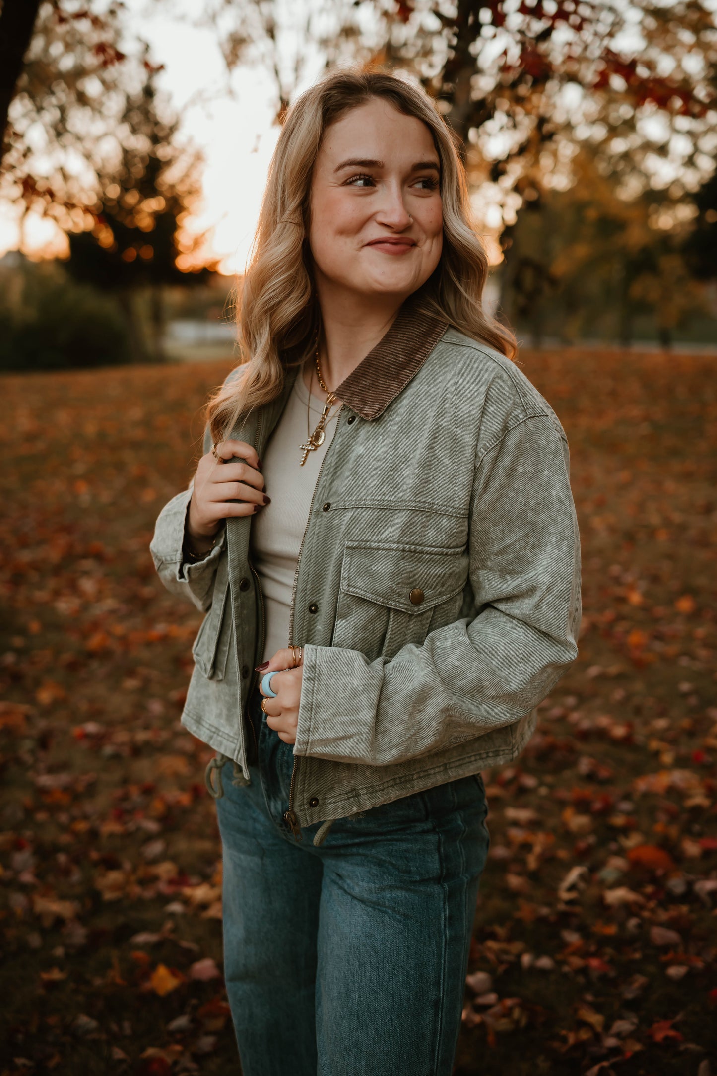 CORDUROY COLLARED CROP UTILITY JACKET