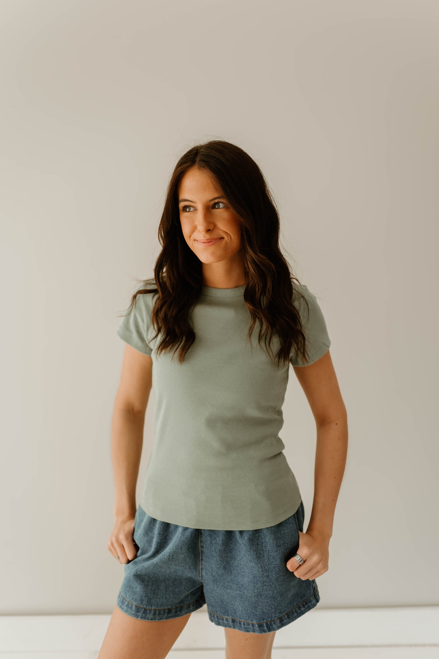 SAGE RIBBED SHORT SLEEVE BASIC