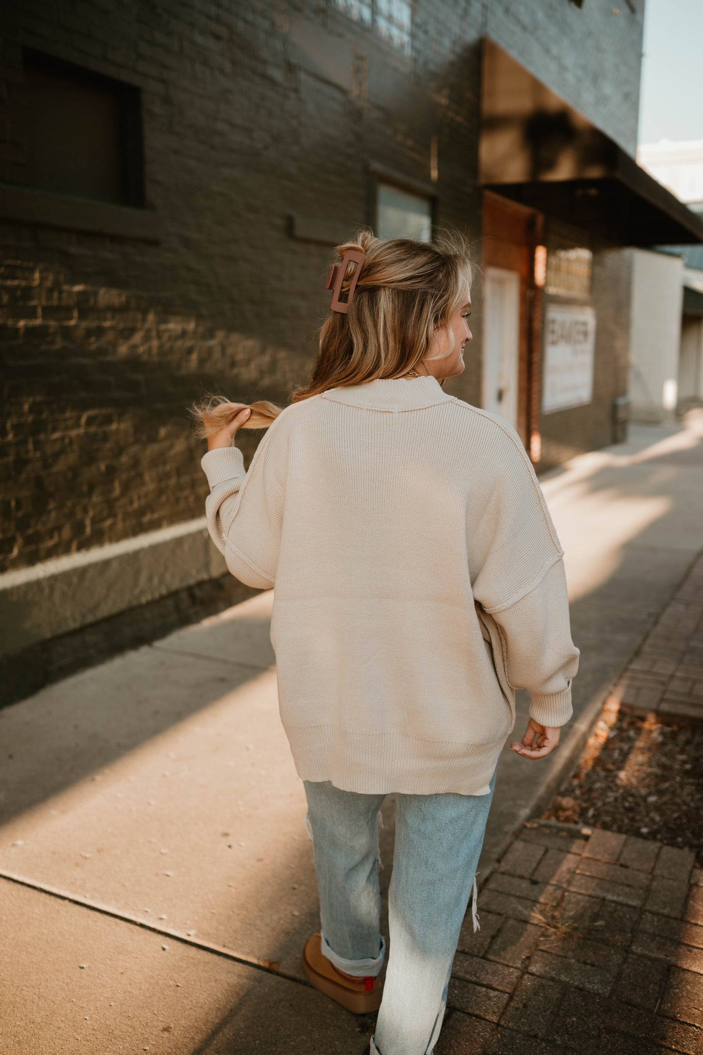 SAND SIDE SLIT SWEATER