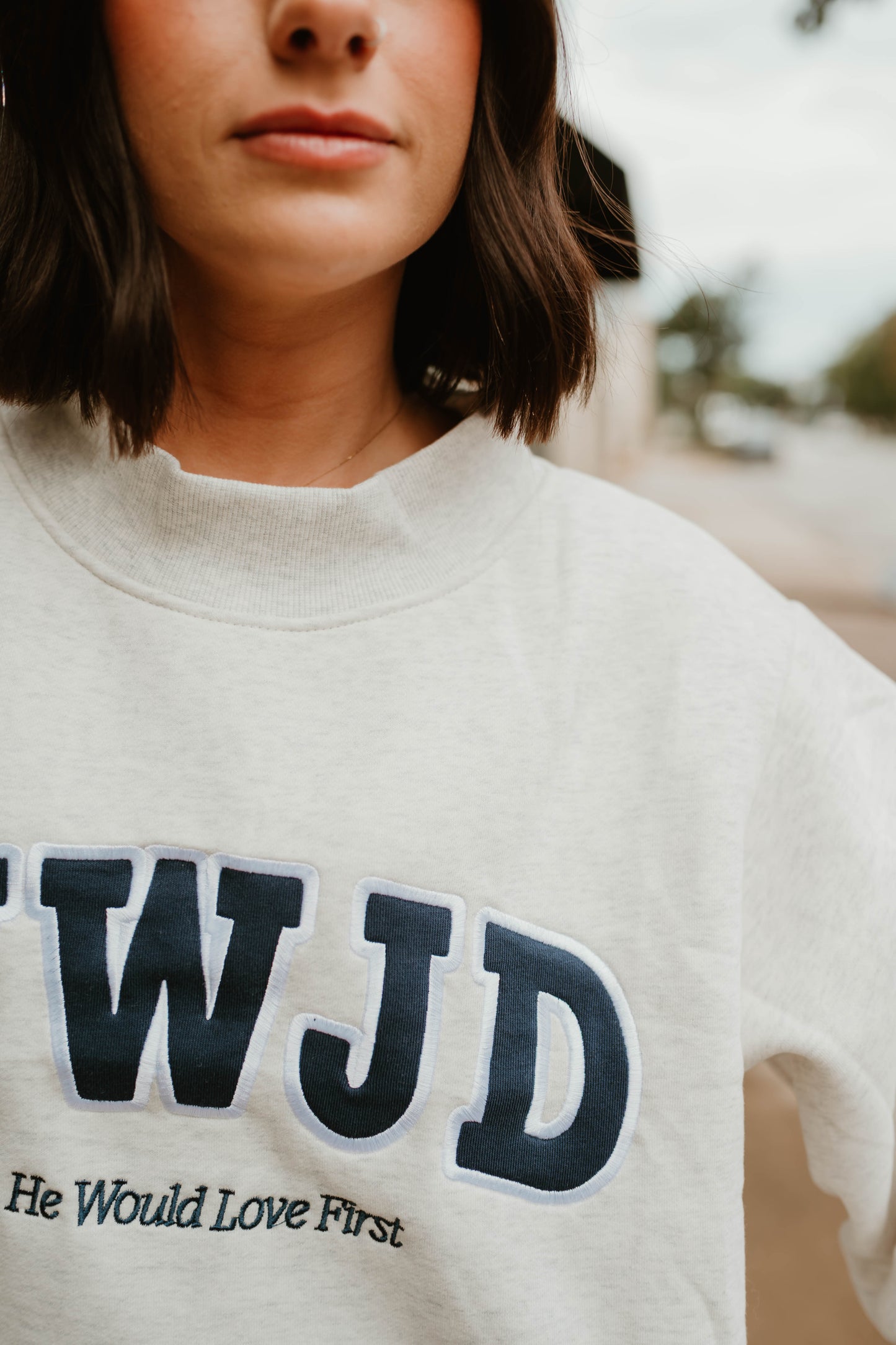 "WWJD" PREMIUM MOCKNECK CREW | ASH