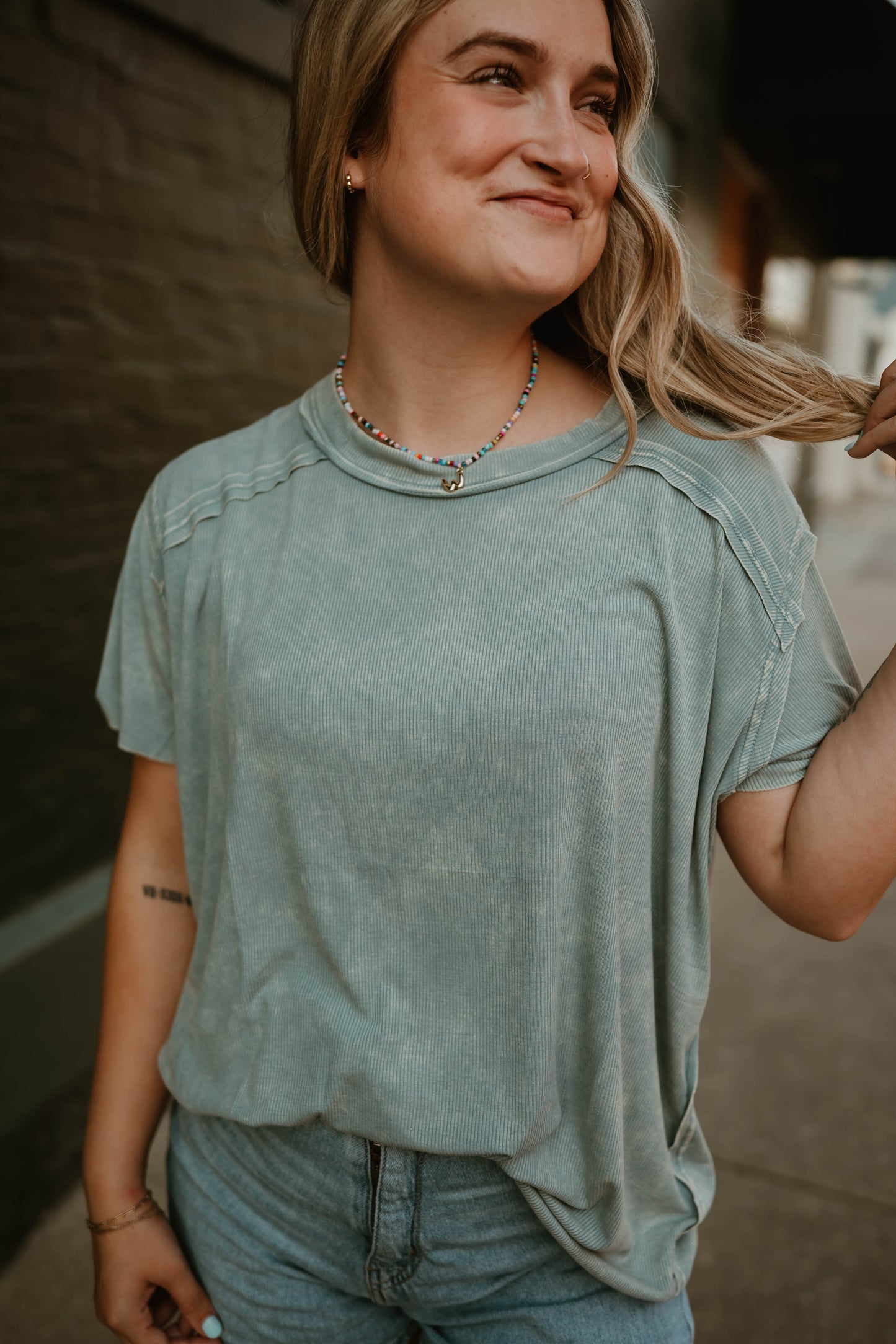 SKY RIBBED ROUND NECK TEE