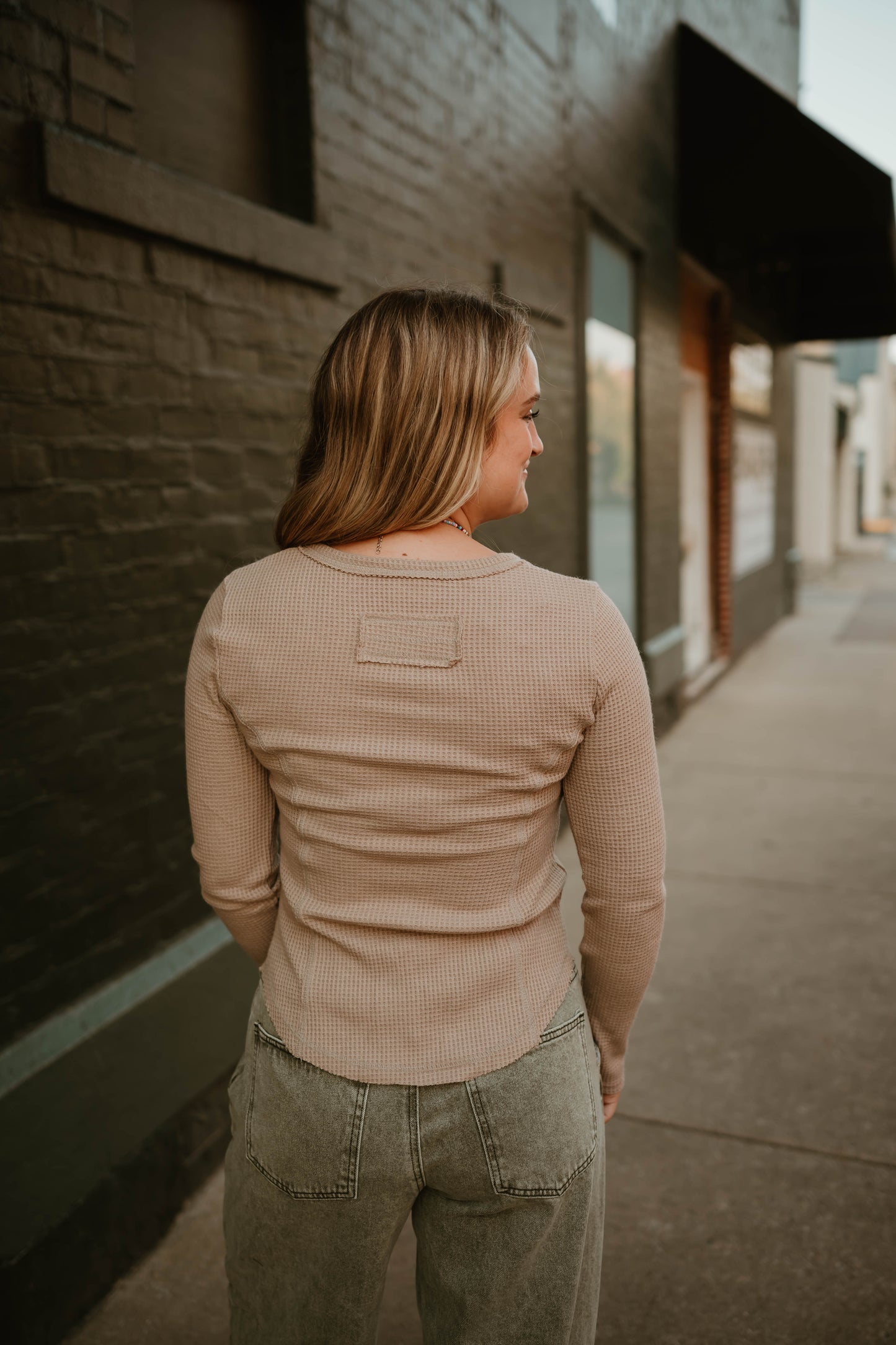 MOCHA WAFFLE BUTTON LONG SLEEVE