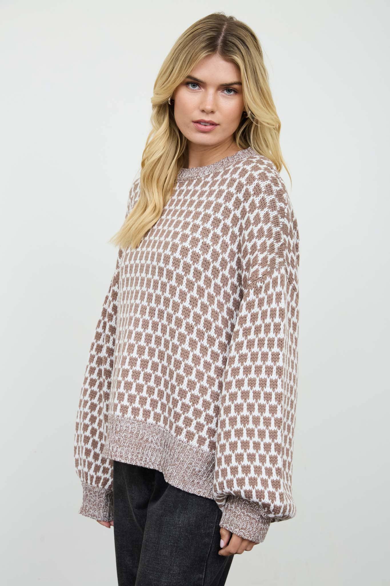 BEIGE VINTAGE PATTERN SWEATER