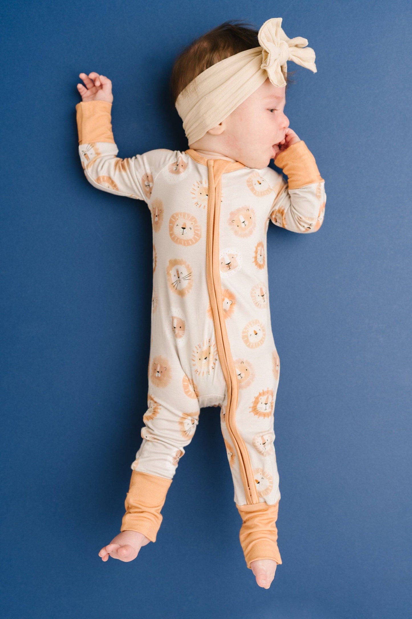 LION BAMBOO SLEEPER