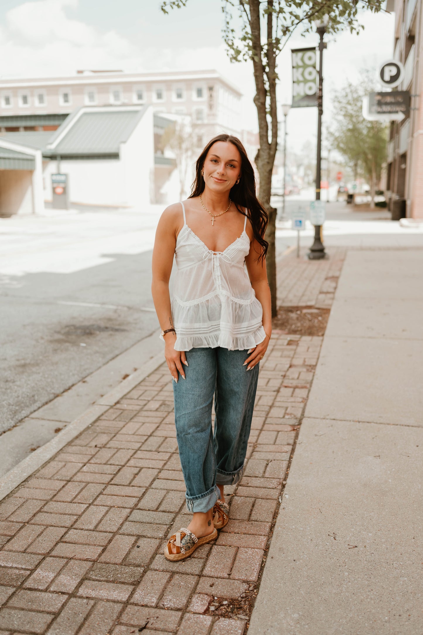 STRAPY LACE TRIM RUFFLE TANK