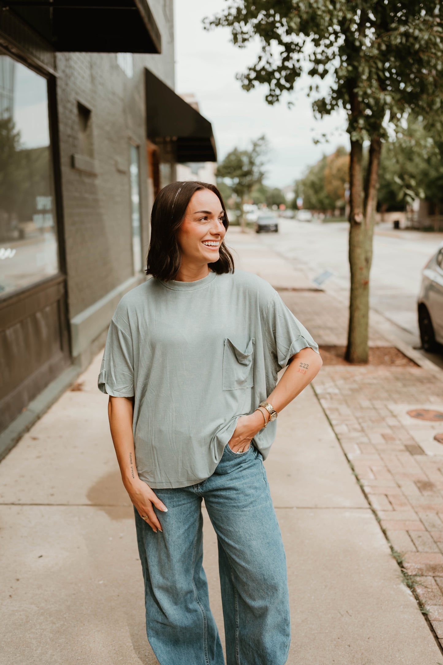 BLUE GRAY WASHED RIBBED POCKET TEE