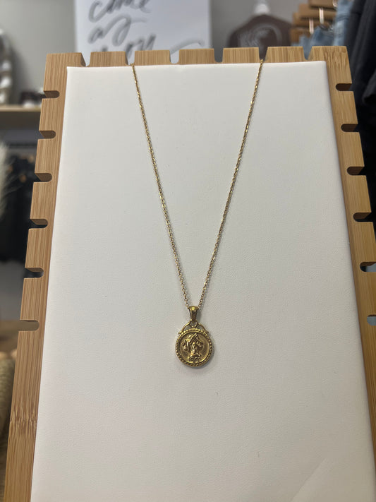 EY GOLD PENDANT NECKLACE