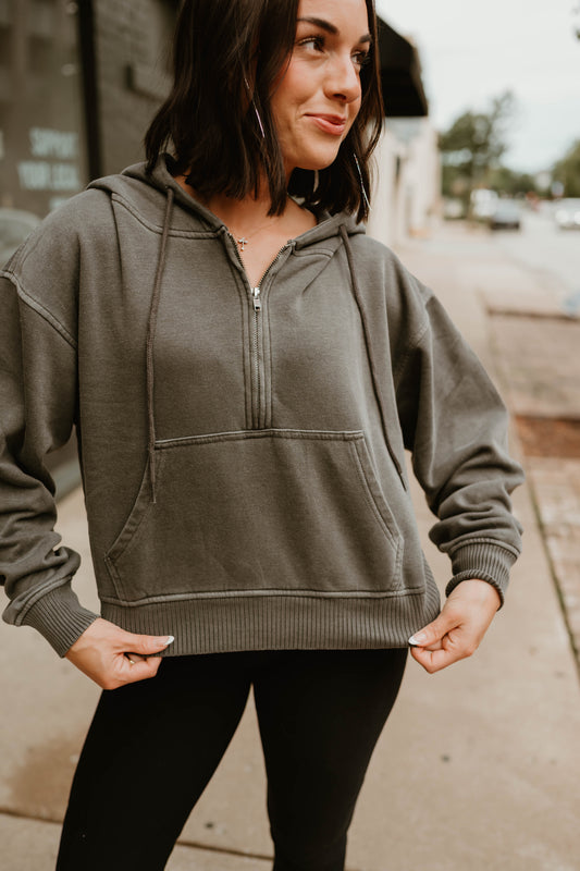 CHARCOAL MINERAL WASH HALF ZIP SCUBA