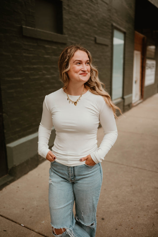 WHITE RIBBED LONG SLEEVE TOP