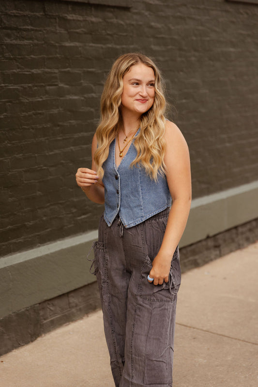 MEDIUM WASH DENIM VEST