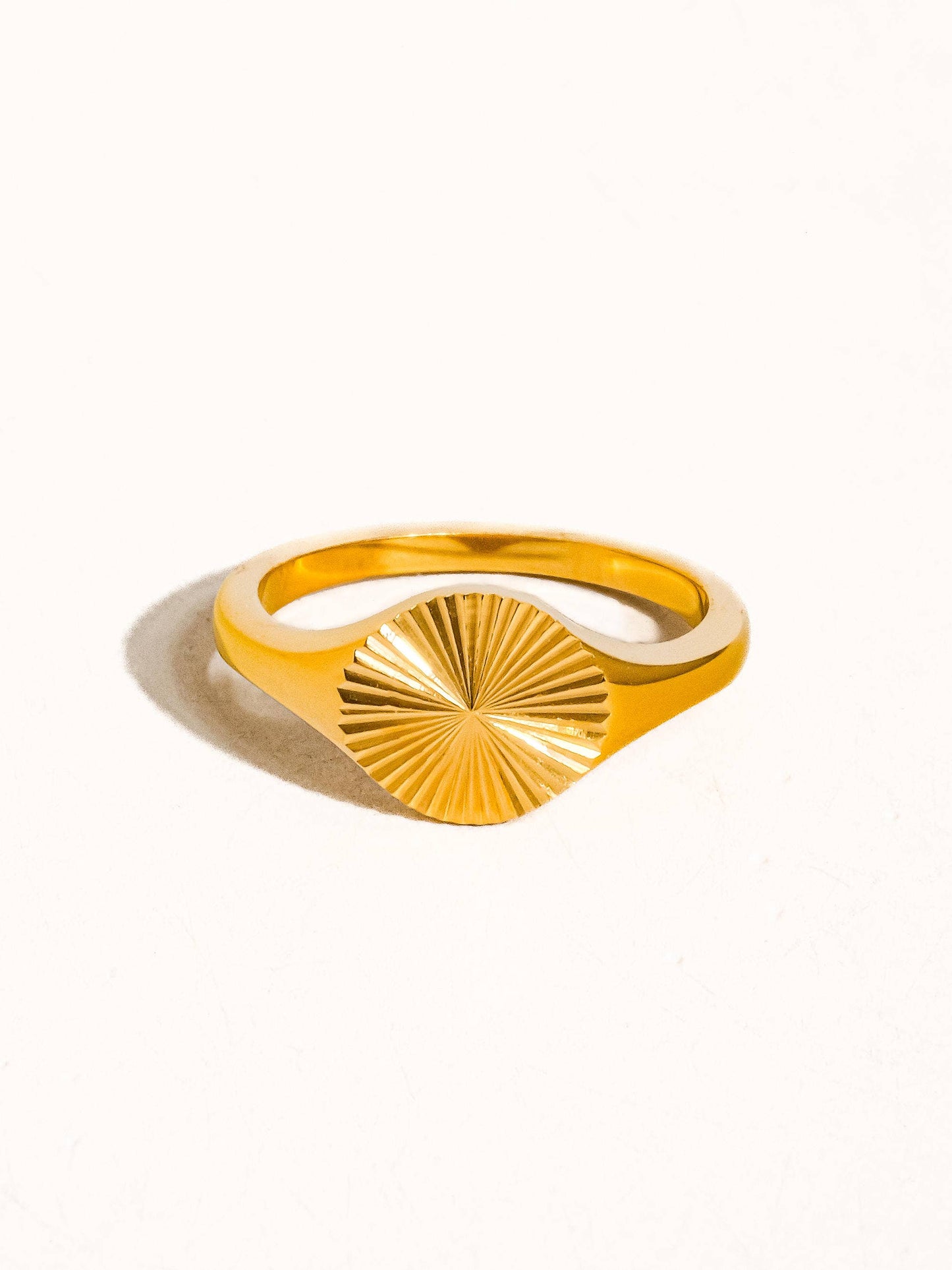 MODERN SIGNET GOLD RING