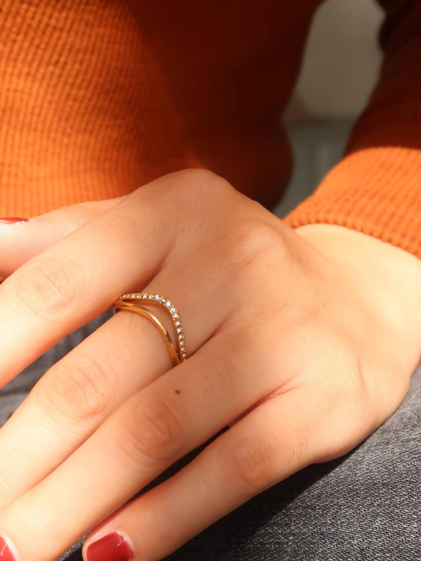 GOLD NON TARNISH DIAMOND V RING