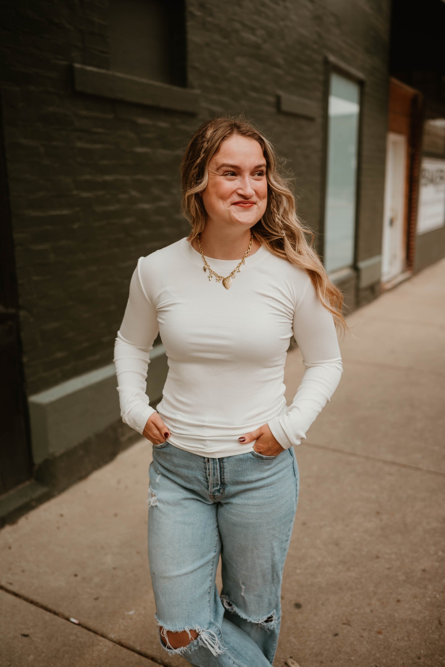 WHITE RIBBED LONG SLEEVE TOP