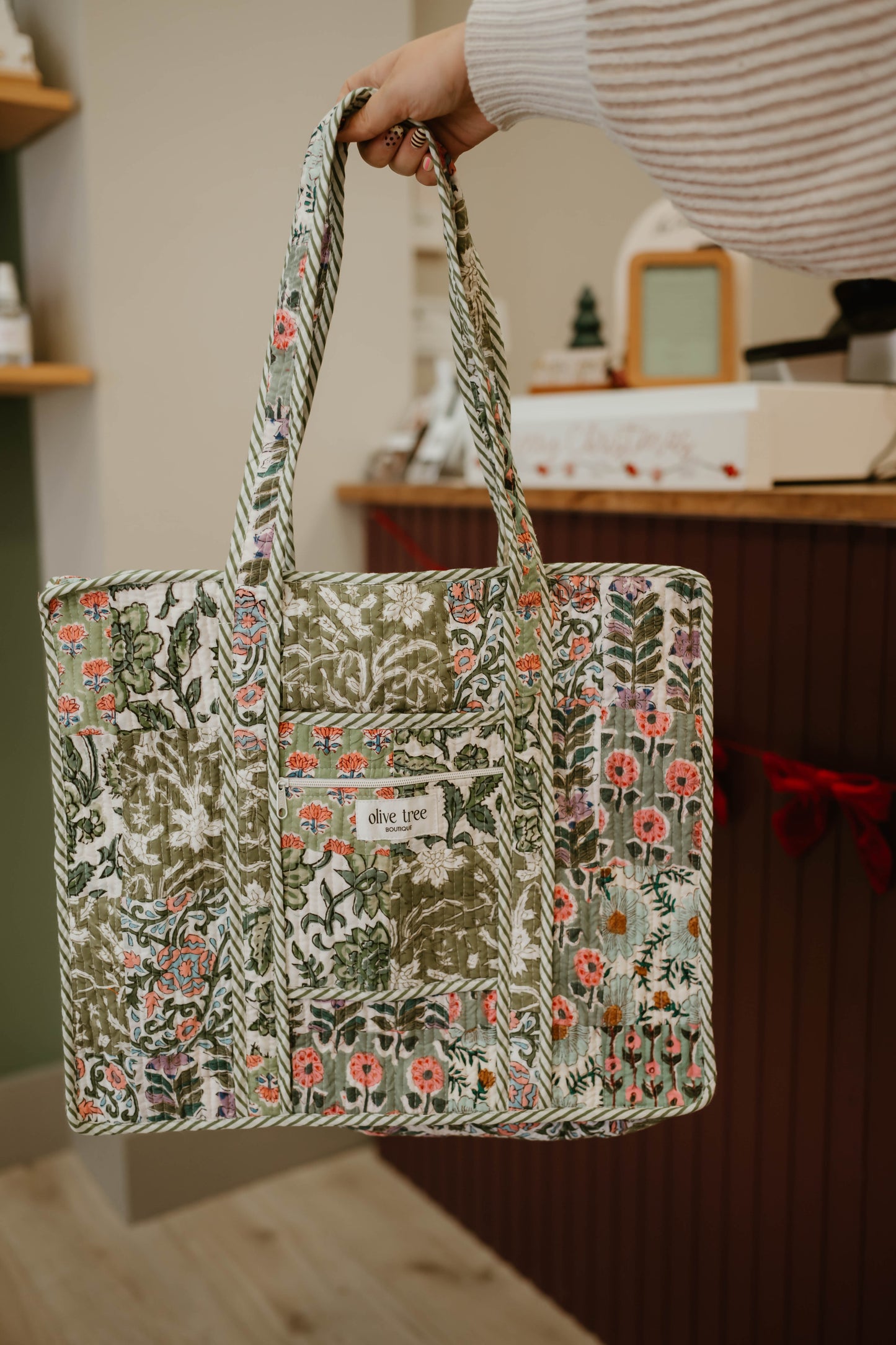SAGE QUILTED PATCHWORK TOTE