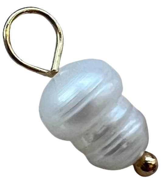 SMALL PEARL CHARM