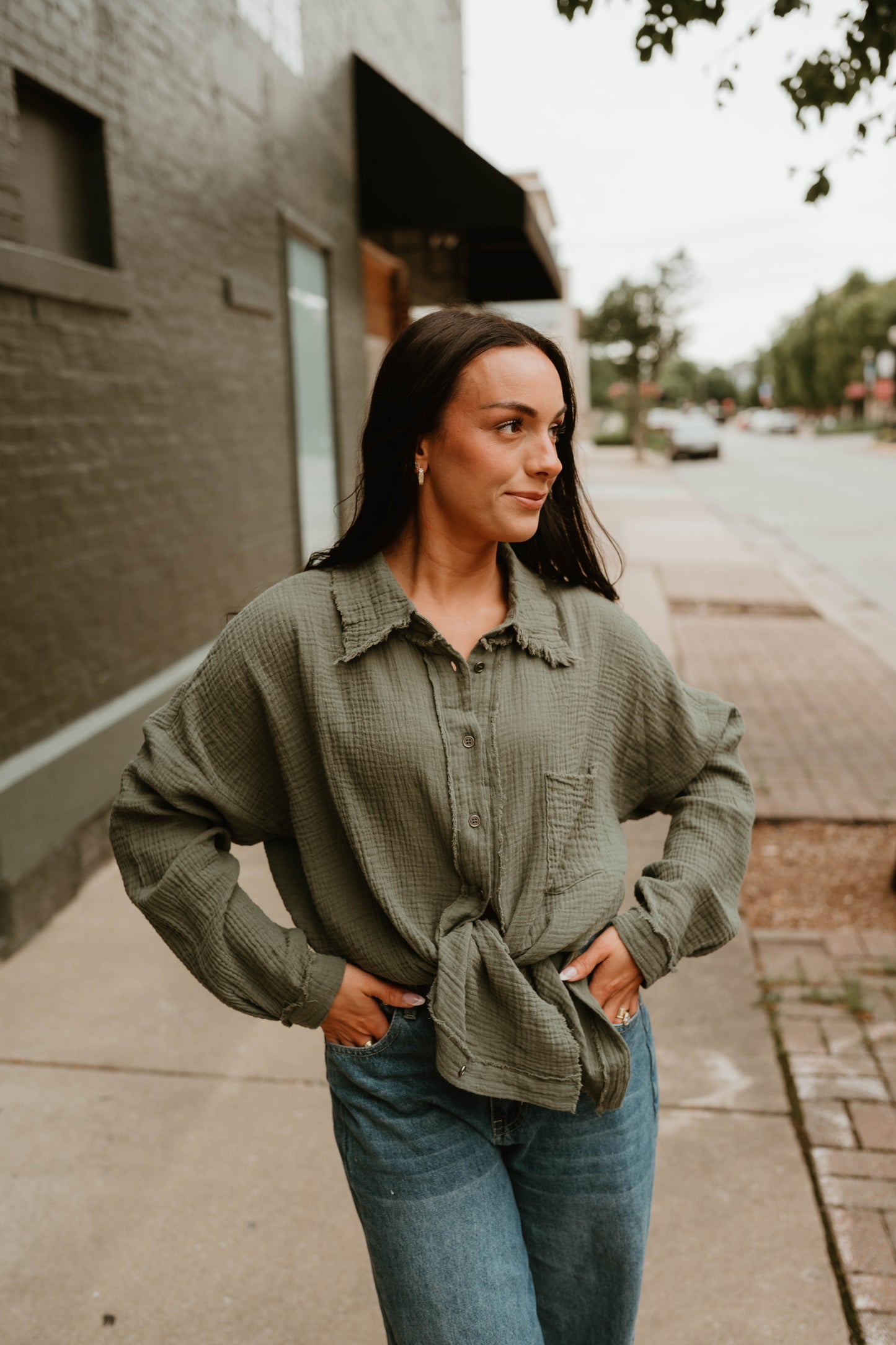 OLIVE GAUZE BUTTON DOWN