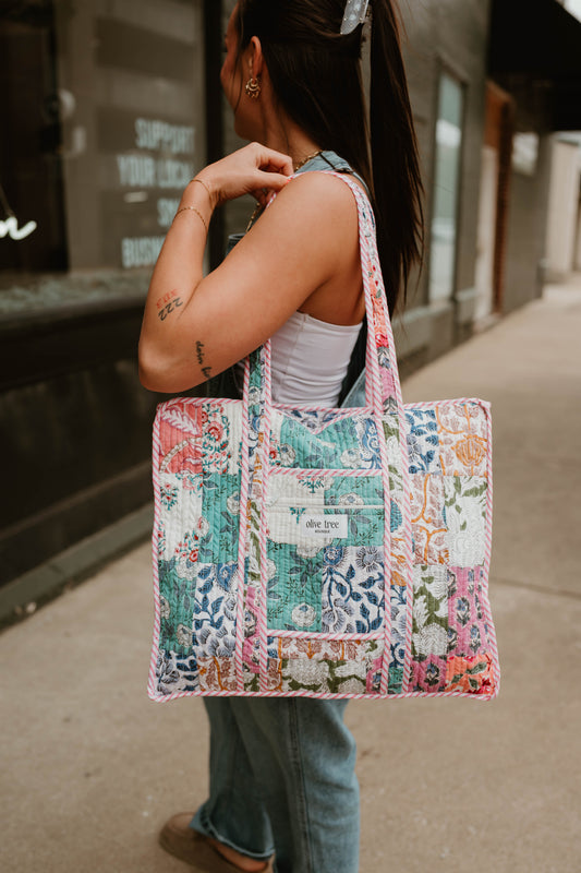 SUNRISE QUILTED PATCHWORK ZIP TOTE