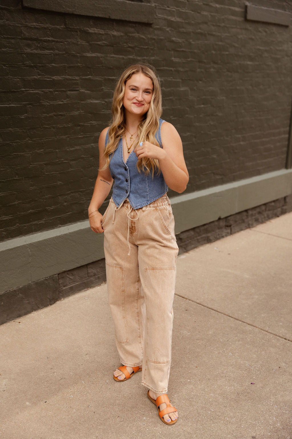 TAN MINERAL WASH BARREL JEANS