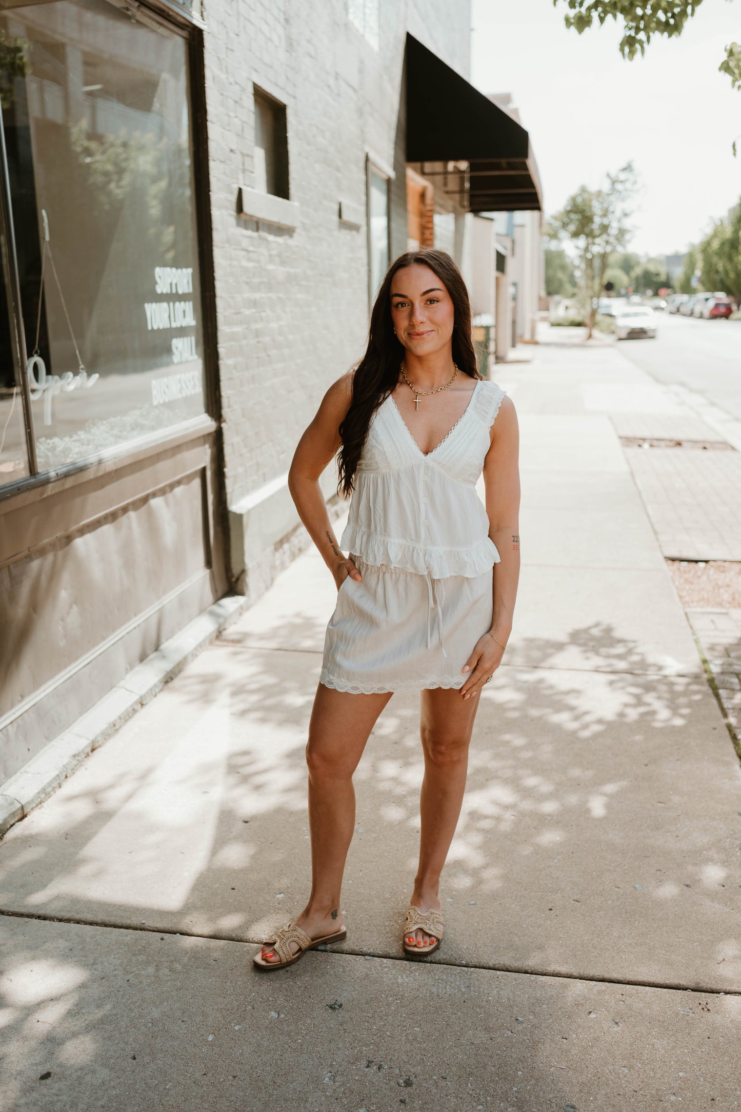 MID-RISE LACE TRIM MINI SKIRT