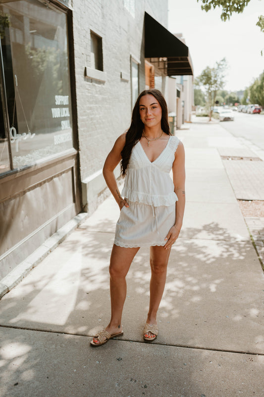 MID-RISE LACE TRIM MINI SKIRT