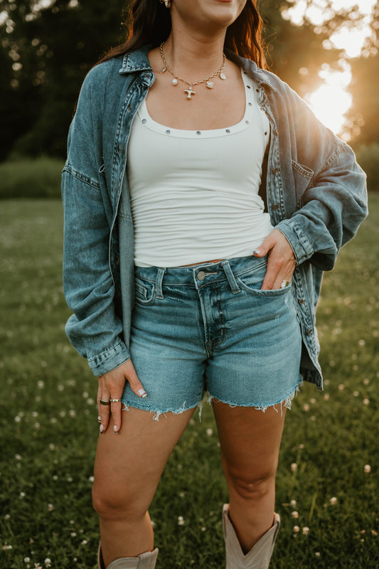 HIGH RISE RAW HEM DENIM SHORTS