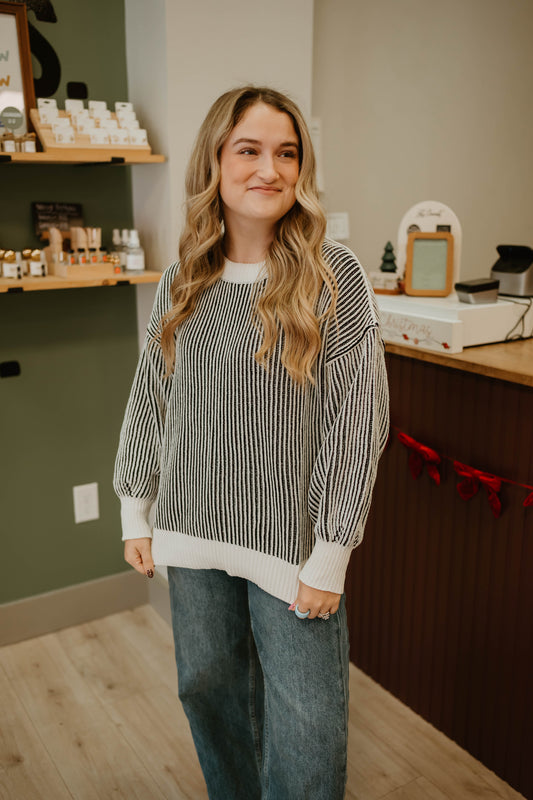 BLACK TWO TONE SWEATER