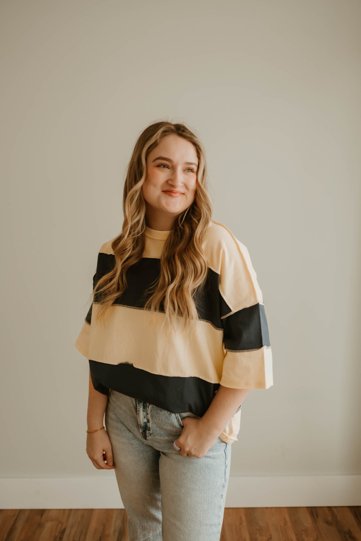 CREAM + NAVY COLOR BLOCK TEE