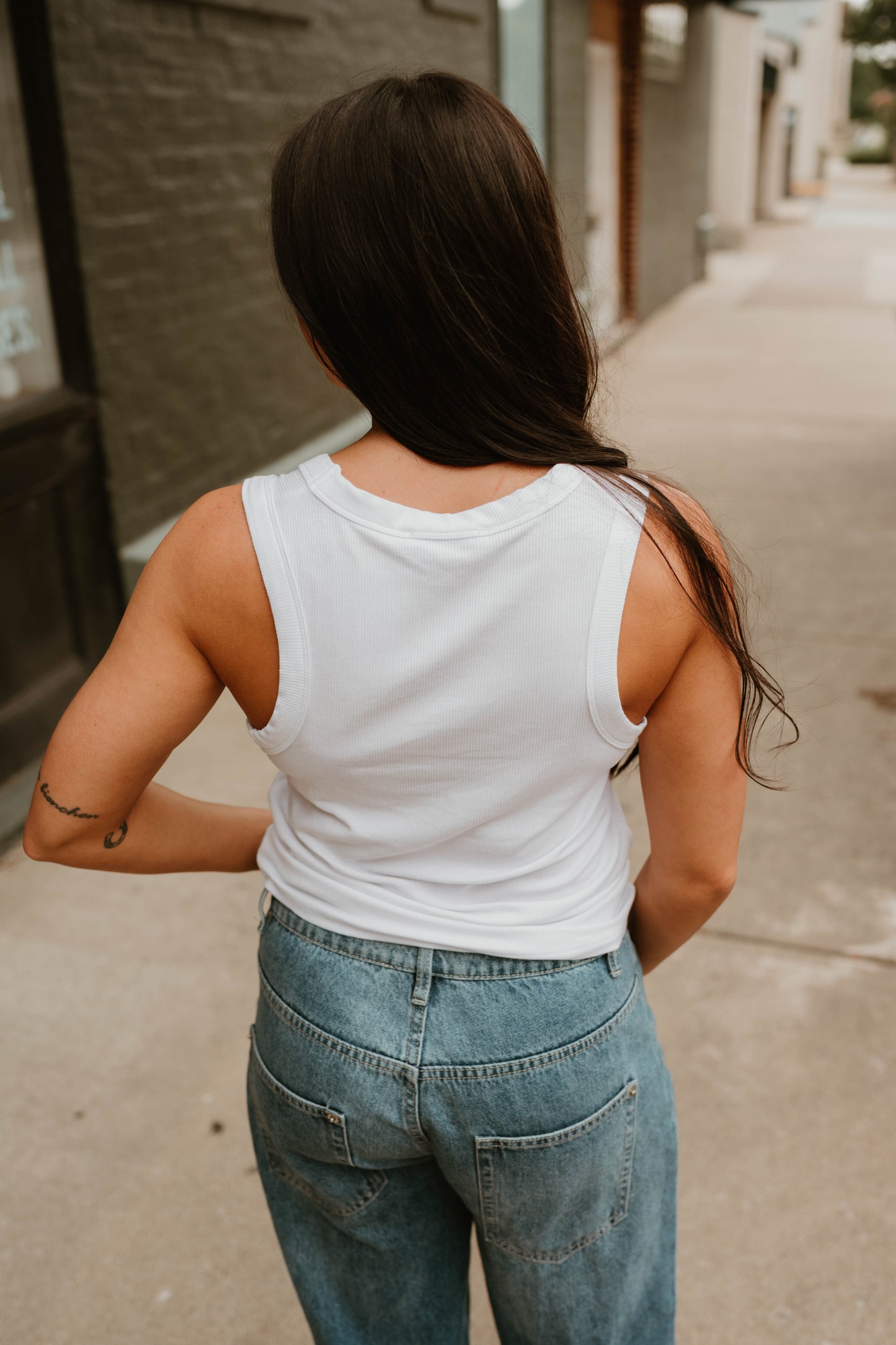 SCOOP NECK RIBBED TANK
