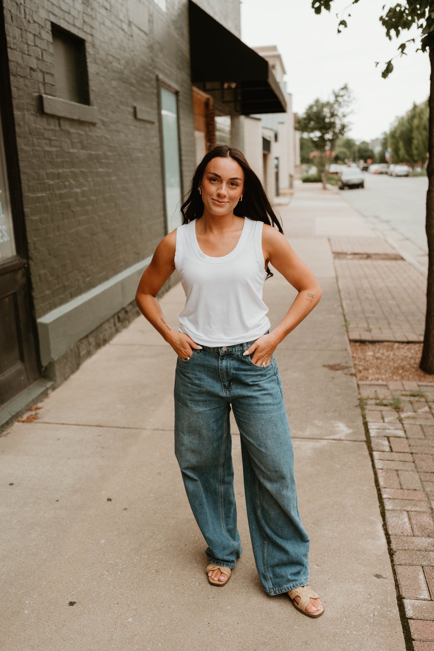 SCOOP NECK RIBBED TANK