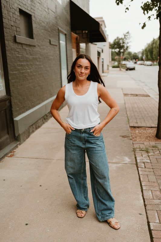 SCOOP NECK RIBBED TANK