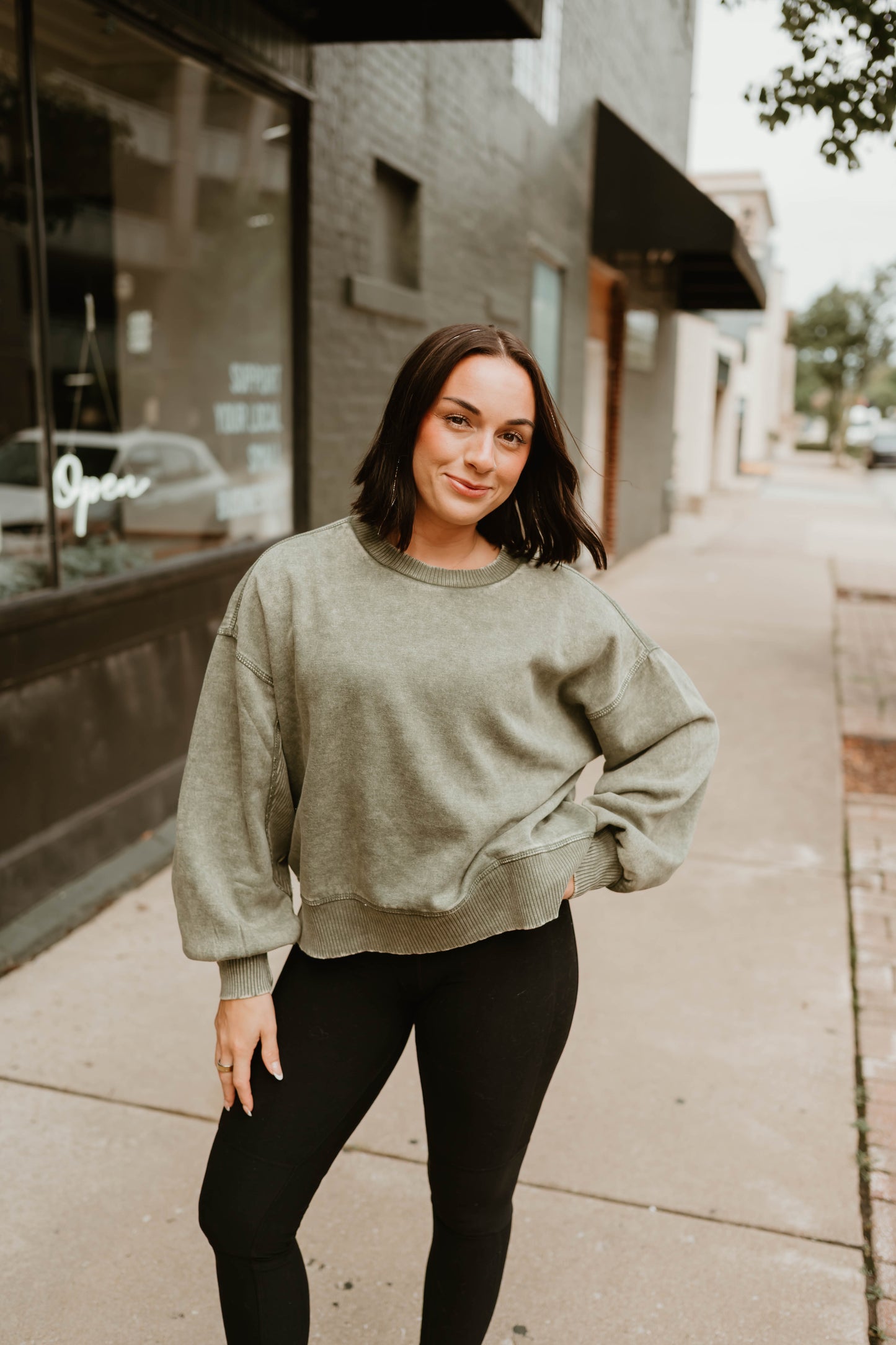 OLIVE ACID WASH FLEECE PULLOVER