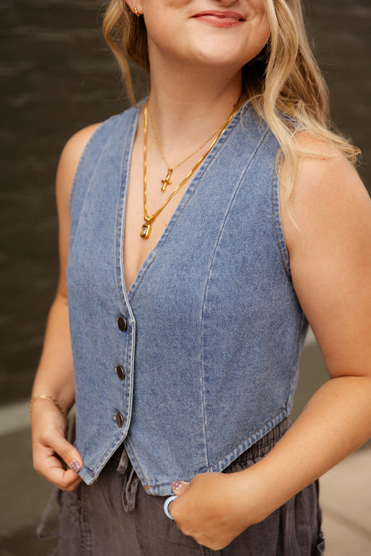 MEDIUM WASH DENIM VEST