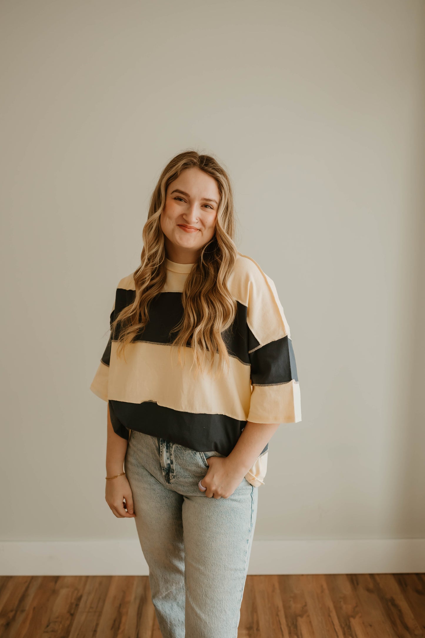 CREAM + NAVY COLOR BLOCK TEE