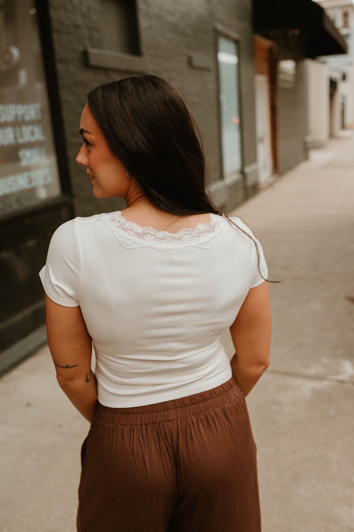 V-NECK LACE TRIM BUTTON DOWN RIB TOP