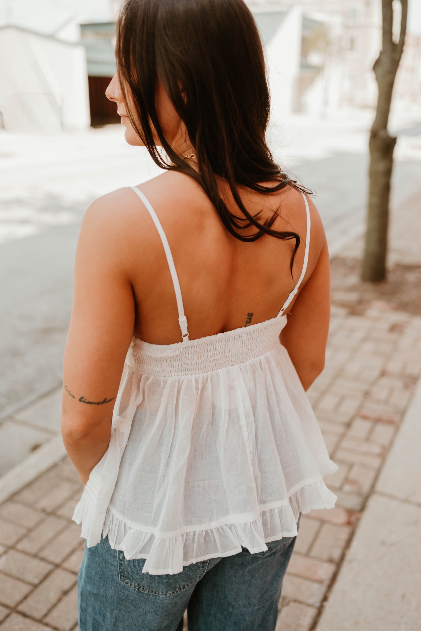 STRAPY LACE TRIM RUFFLE TANK