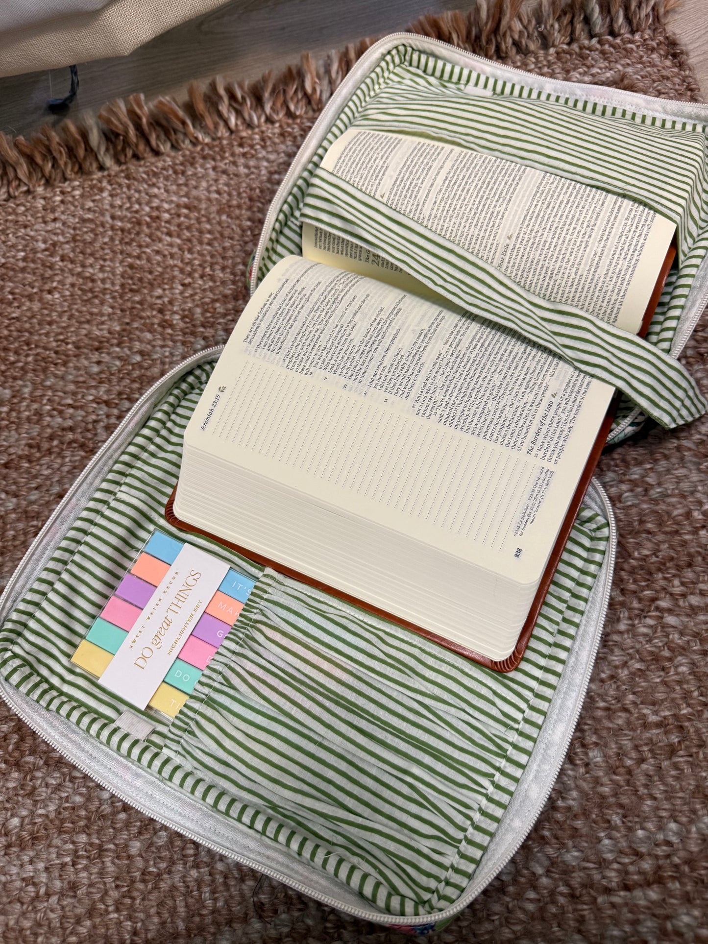 SAGE QUILTED PATCHWORK BIBLE CASE