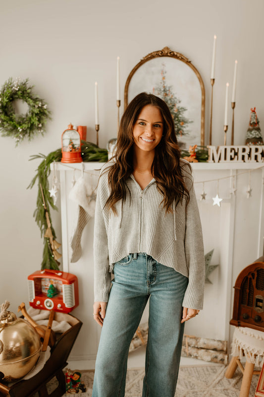 LIGHT GRAY KNIT ZIP UP