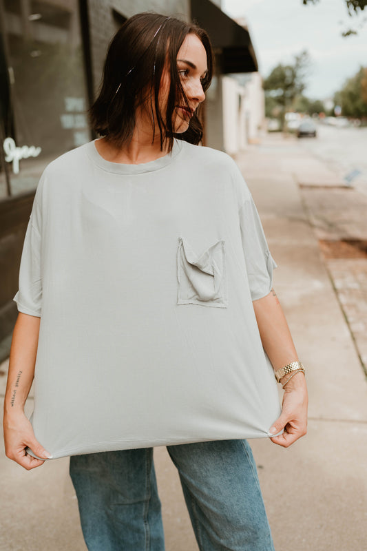 GRAY WASHED RIBBED POCKET TEE